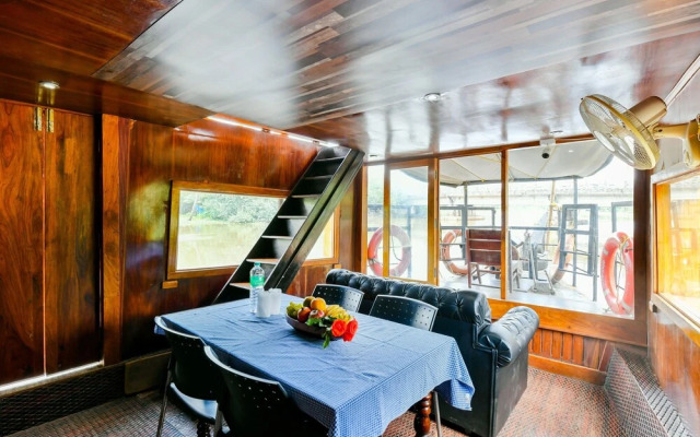 OYO 24291 HouseBoat Indraprastham Green House 1bhk