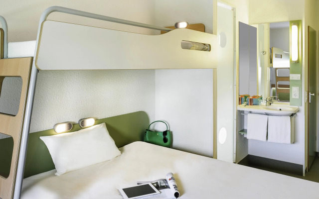 ibis budget Courbevoie Paris la Defense 1