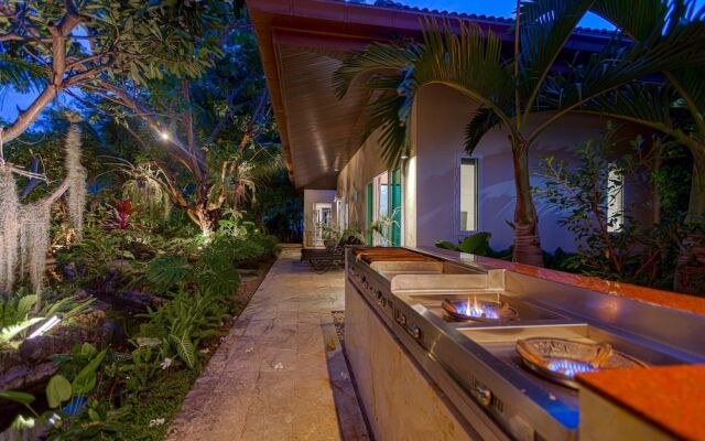 6BR Luxury Tropical Pool Villa PH125