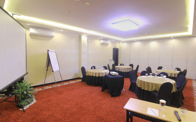 Grand Darmo Suite by AMITHYA