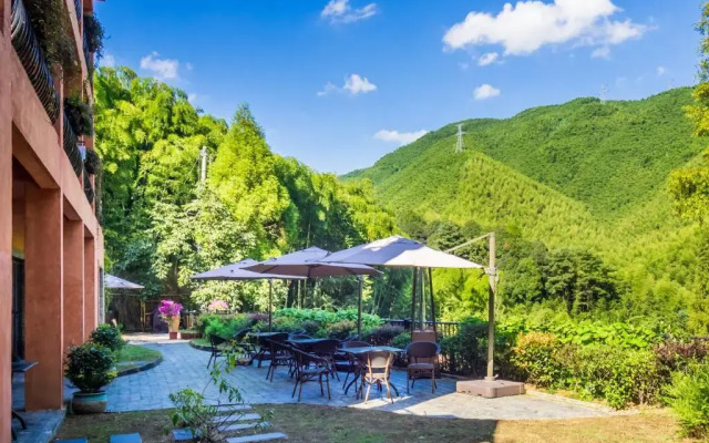 Arcadia Resorts