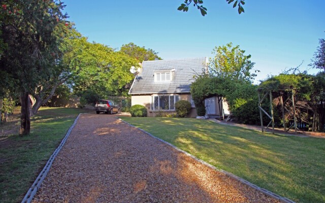 Modern Cottage In Upper Constantia