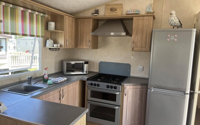 Pets Stay Free 2 Bedroom Caravan at Heacham Beach