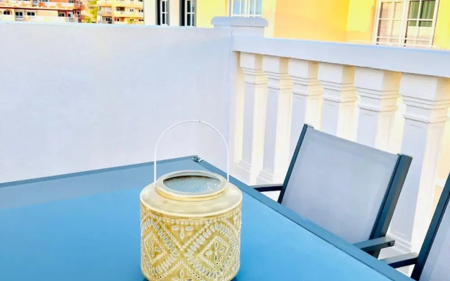 Spacious 2 BR Golden Apartment