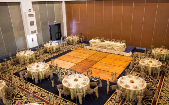 Best Western CPlaza Hotel