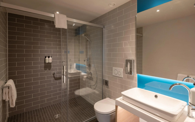 Holiday Inn Express Munich North by IHG