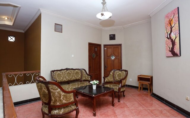 OYO 1072 Kampung Condro Wulan Guesthouse