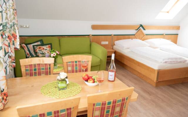 Hotel Weinberghof & Weingut Lagler