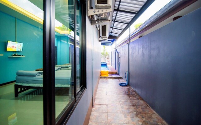 Grand Prix Pool Villa