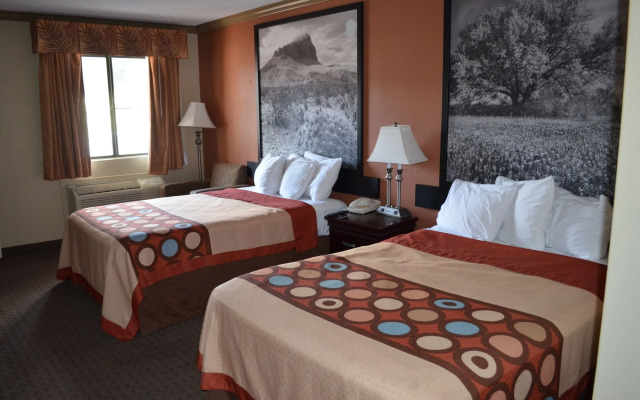 Hill Country Inn & Suites