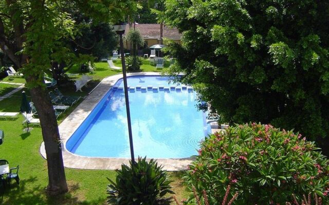 Hotel Jacarandas