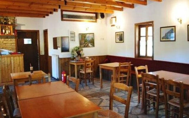 Aloni Guesthouse
