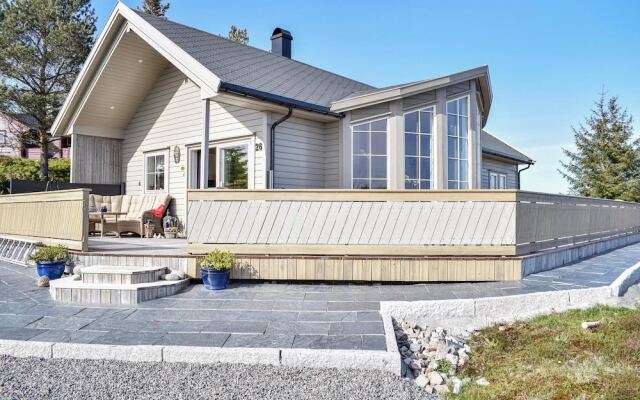 Awesome Home in Torangsvåg With 3 Bedrooms and Wifi