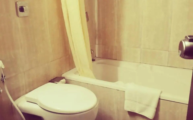 OYO 4806 Holiday Hotel