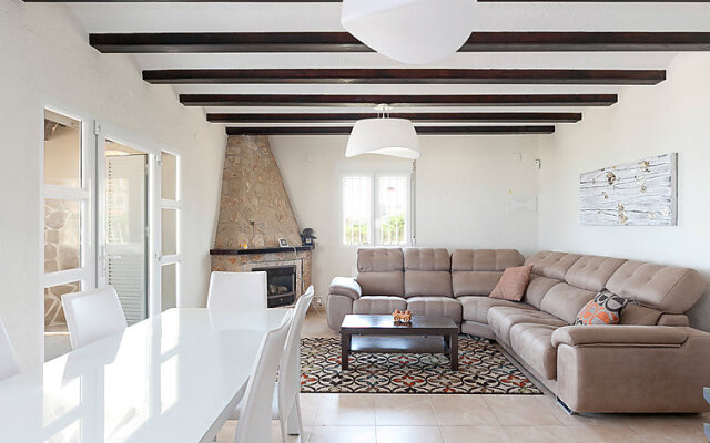 Villa Checa