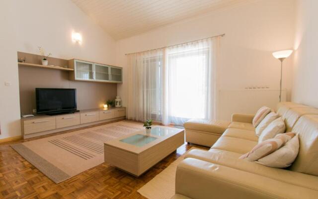 Holiday House Danka