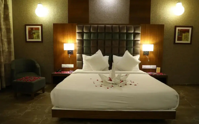 Neel's City Resort