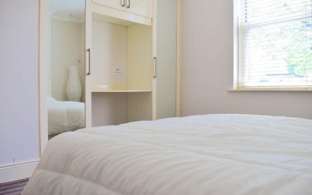 5 Bedroom House On Grand Canal