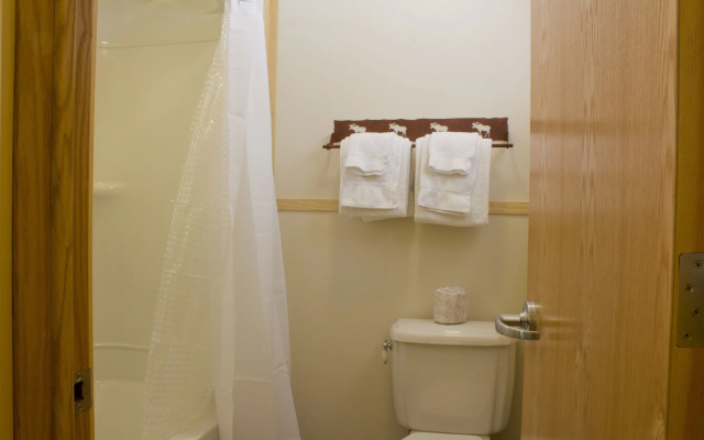 Lake Lodge Cabins - Inside the Park