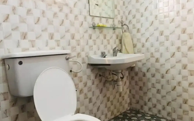 Room-single Room - Ground Floor in Accra