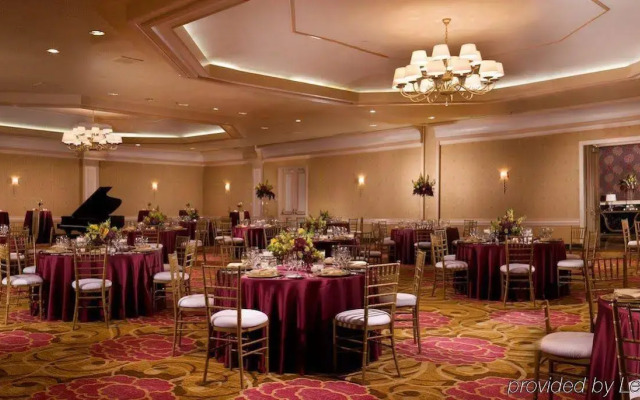 Renaissance Dallas Addison Hotel