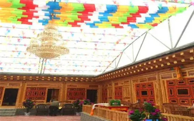 Xiahe Riyue Mountain Villa