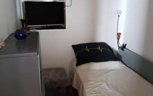 Drvenik, Apartman 1m from sea