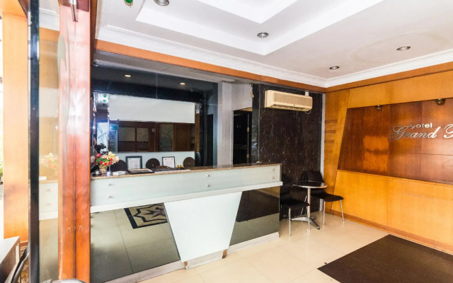 OYO 1581 Hotel Grand Palace