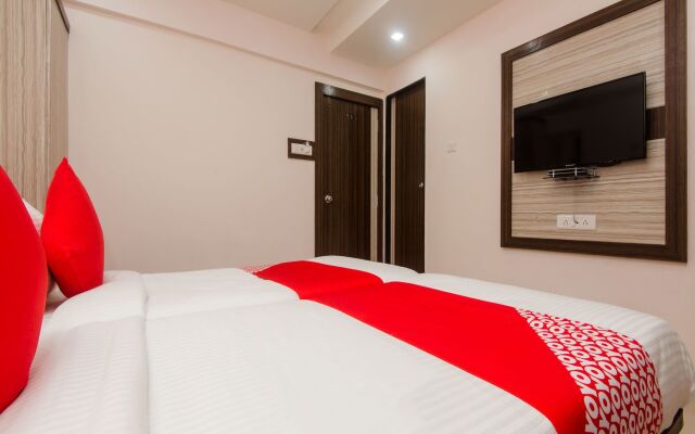 OYO 13511 Hotel Gems