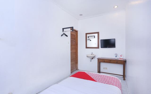 OYO 426 Hotel Gading Resto