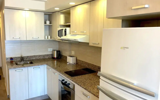 Stunning Apartment Balcony Lake Views SM4