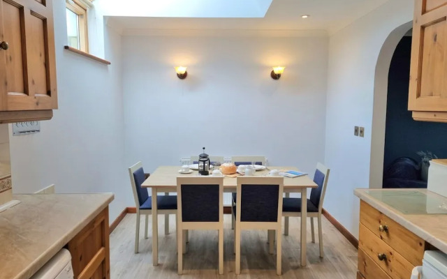 Tregurrian Villas