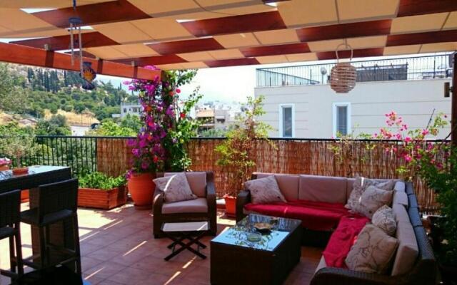 Cozy Apartment in Acropolis With Roof Garden