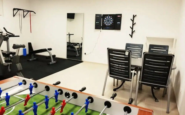 Ema With Pool & Sauna