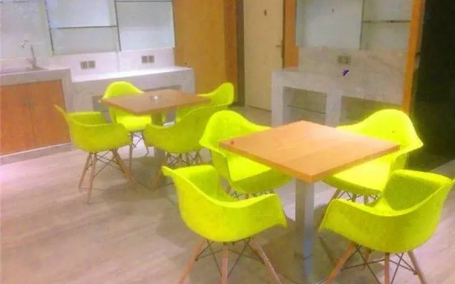 IU Hotel Beijing West Railway Station Liuliqiao East Station Branch