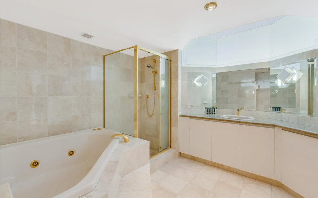 Meridian Tower Apartments