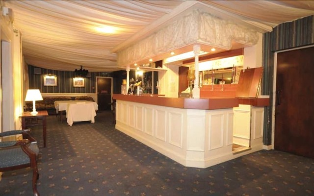 Ferrybridge Hotel