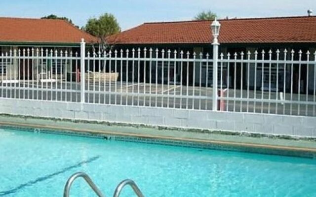 Holiday Motel Waynesburg