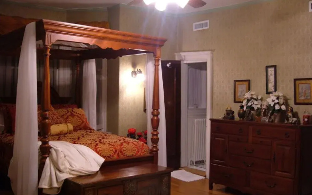 The Albanus Phillips Inn