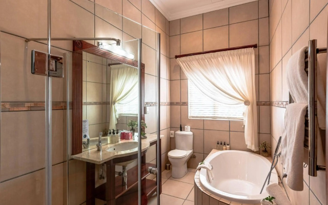 Mooiplaas Guesthouse