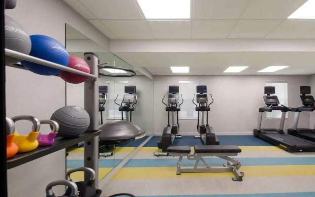 Sonesta Simply Suites Falls Church