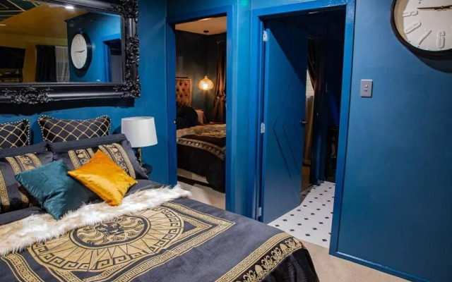 HOH - Hazel's Boudoir