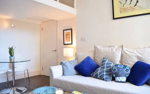 1 Bedroom Flat in Notting Hill With Mezzanine