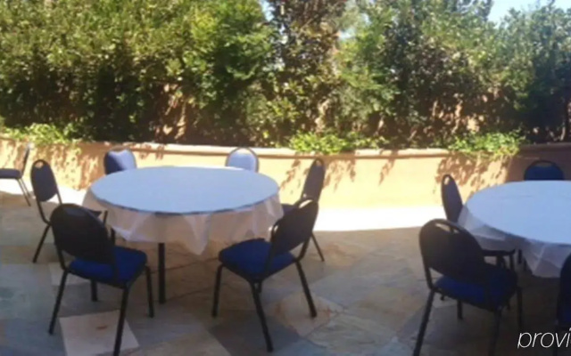 Holiday Inn Express & Suites Woodland Hills by IHG