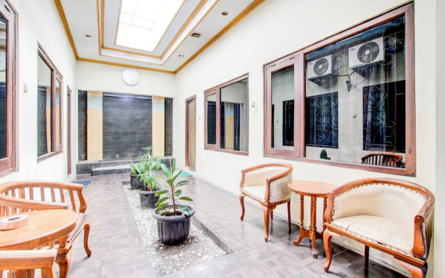 Hotel O Jalan Malioboro Near Stasiun Tugu Yogyakarta Formerly Hotel Baru