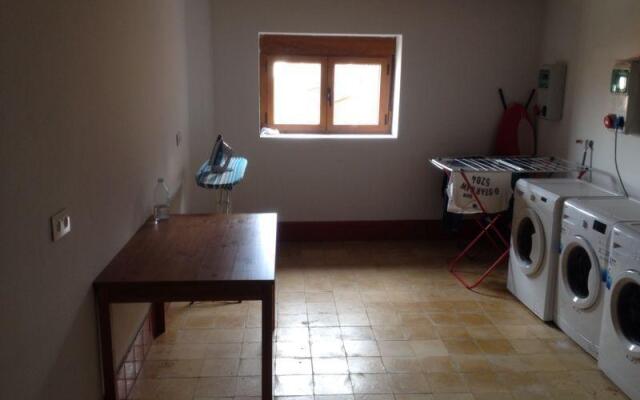 Apartamentos Emilia Feo León Gótico