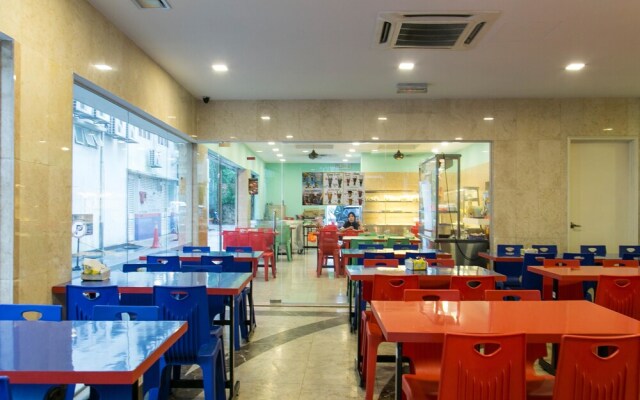 OYO 204 I Biz Hotel