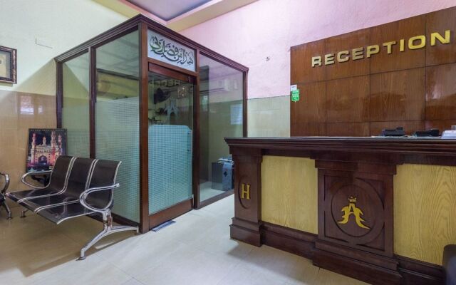 Spot On 46066 Hotel Azizia Residency