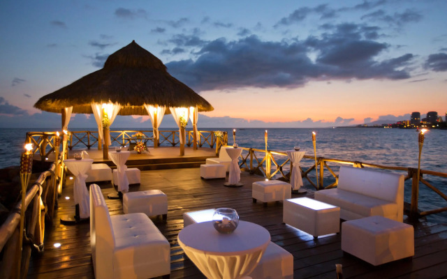 Crown Paradise Club Puerto Vallarta All Inclusive