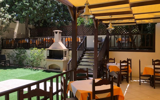 Karteros Hotel